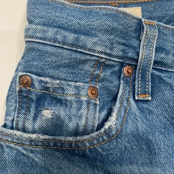 Levi’s 501 Crop Frayed - Picture 4 of 10